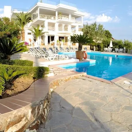 Glavas 3* غيراكيني