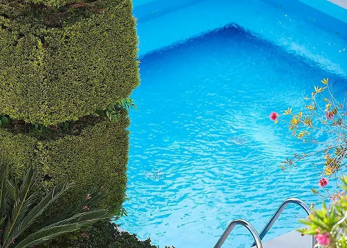 Glavas Resort