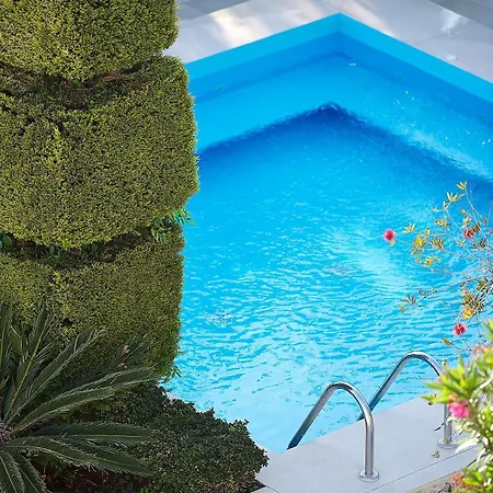 Glavas Resort